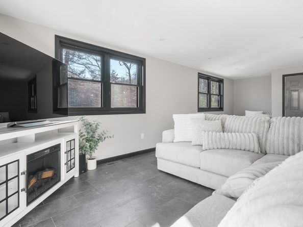 2-6 Stuart Rd, Sterling MA 01564