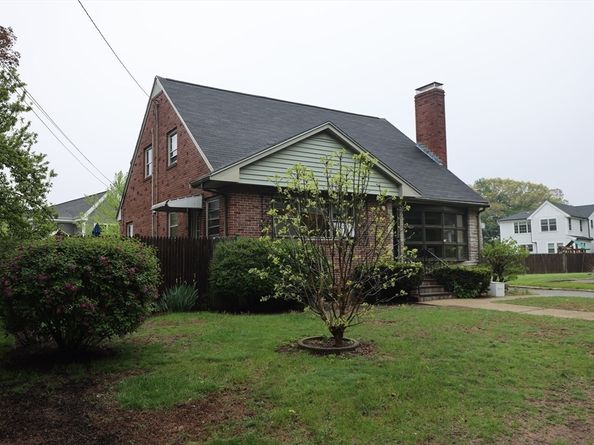 36 Davenport Rd, Needham MA 02494