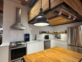 21 Wormwood St 218, Boston MA 02210