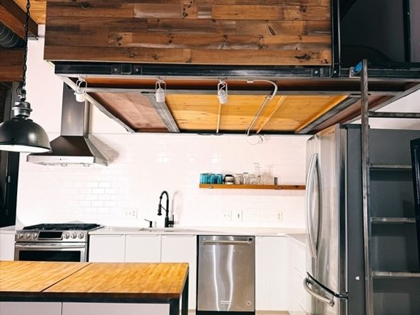 21 Wormwood St 218, Boston MA 02210