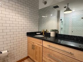 21 Wormwood St 218, Boston MA 02210