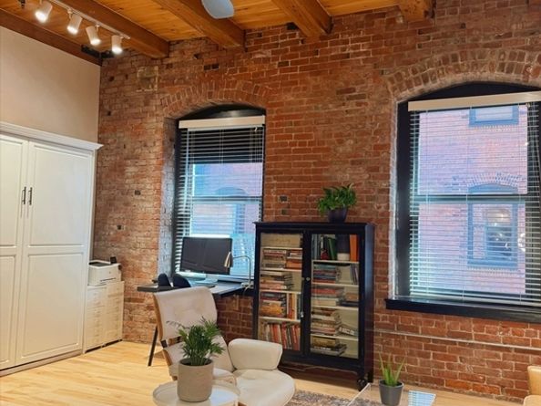 21 Wormwood St 218, Boston MA 02210