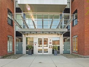 21 Wormwood St 218, Boston MA 02210