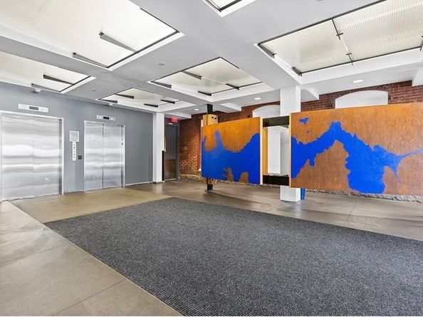 21 Wormwood St 218, Boston MA 02210