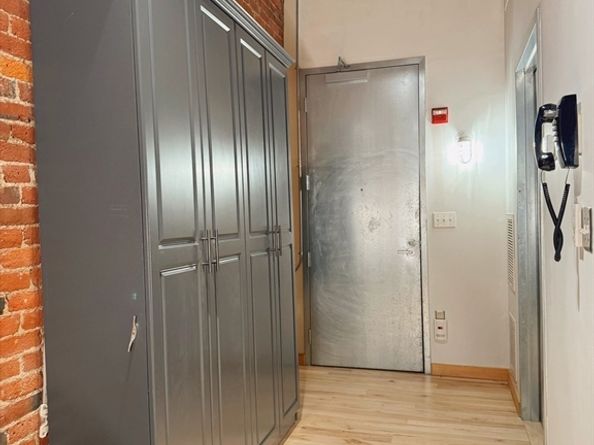 21 Wormwood St 218, Boston MA 02210