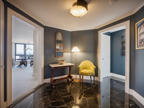2001 Marina Dr 707, Quincy MA 02171