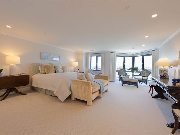 2001 Marina Dr 707, Quincy MA 02171