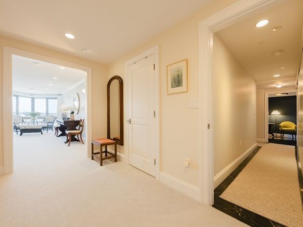 2001 Marina Dr 707, Quincy MA 02171