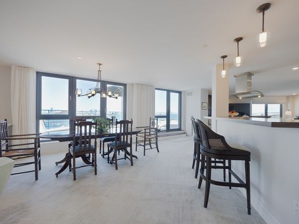 2001 Marina Dr 707, Quincy MA 02171