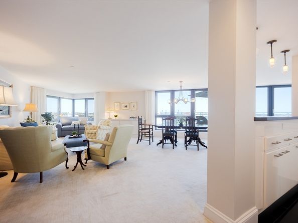 2001 Marina Dr 707, Quincy MA 02171