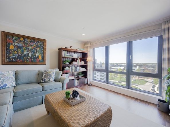 2001 Marina Dr 707, Quincy MA 02171