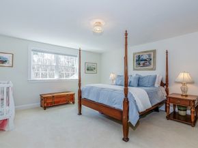 20 Split Rock Ln, Mattapoisett MA 02739