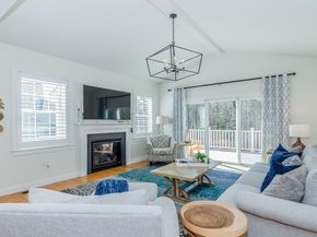 20 Split Rock Ln, Mattapoisett MA 02739