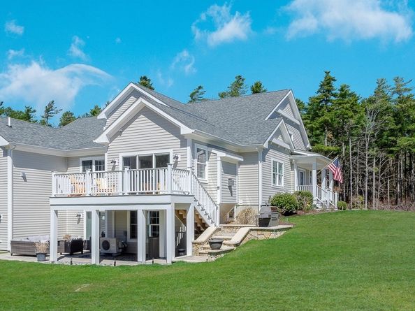 20 Split Rock Ln, Mattapoisett MA 02739