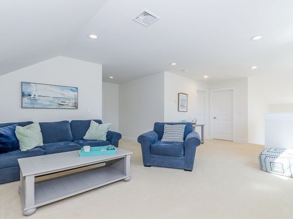20 Split Rock Ln, Mattapoisett MA 02739