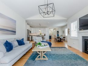 20 Split Rock Ln, Mattapoisett MA 02739