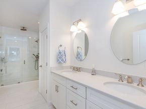 20 Split Rock Ln, Mattapoisett MA 02739