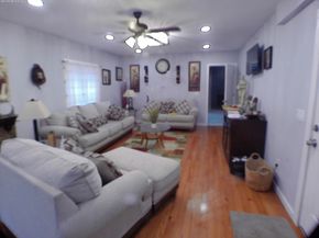 247 Pilgrim Ave, Worcester MA 01604