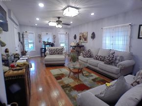 247 Pilgrim Ave, Worcester MA 01604