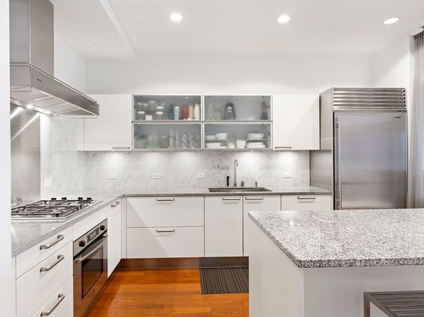 360 Newbury St 709/710, Boston MA 02115