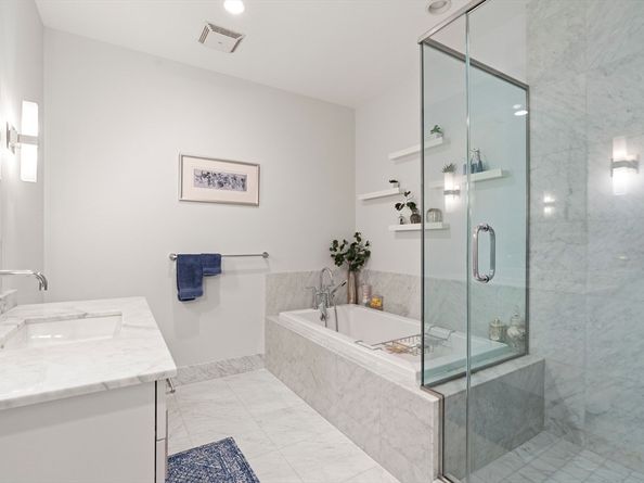 360 Newbury St 709/710, Boston MA 02115