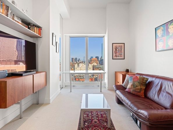 360 Newbury St 709/710, Boston MA 02115