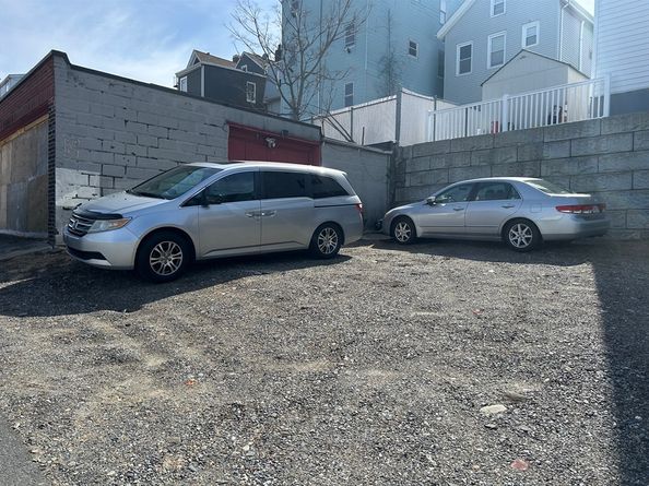127 Beacon St, Chelsea MA 02150
