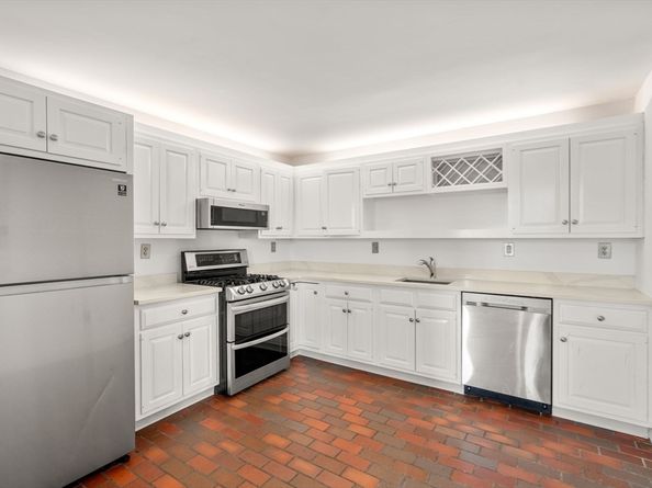 227 Summit W207, Brookline MA 02446