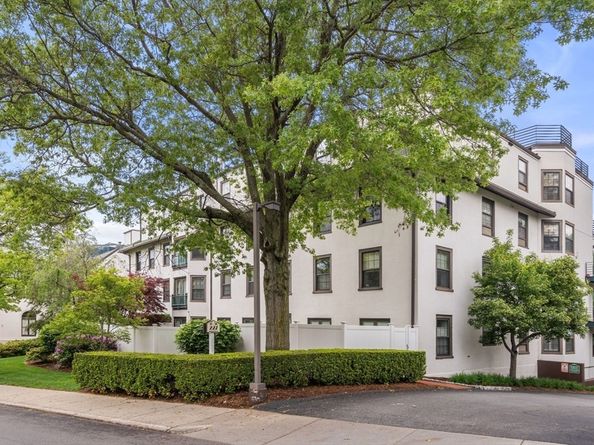 227 Summit W207, Brookline MA 02446