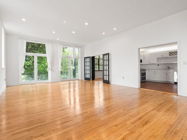 227 Summit W207, Brookline MA 02446