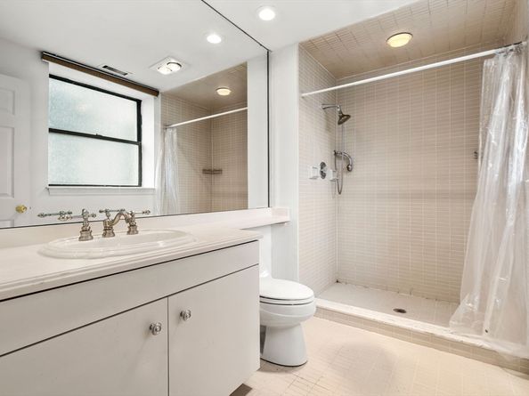 227 Summit W207, Brookline MA 02446