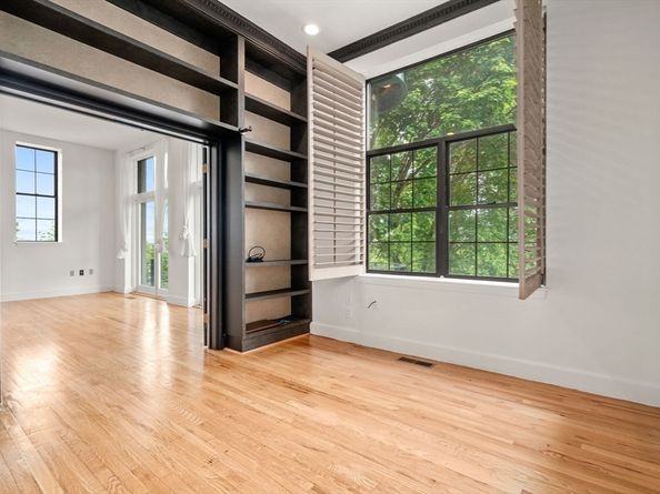 227 Summit W207, Brookline MA 02446