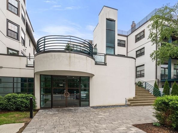 227 Summit W207, Brookline MA 02446