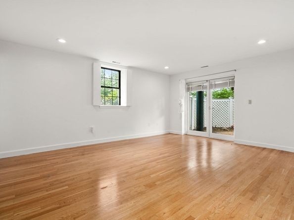 227 Summit W207, Brookline MA 02446