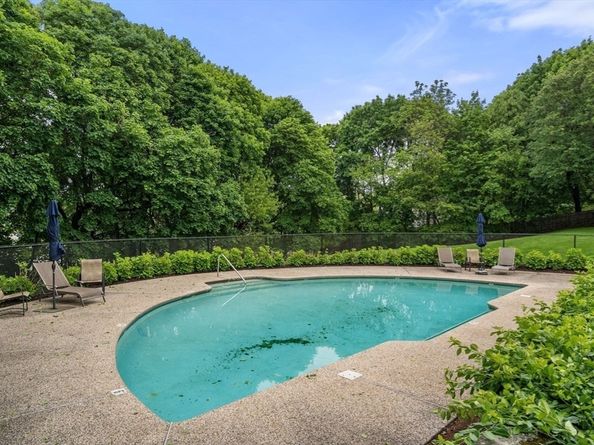 227 Summit W207, Brookline MA 02446