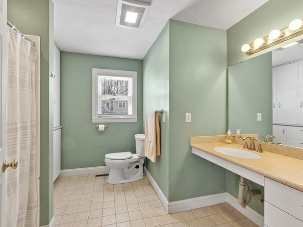 40 Flaggler Rd, Leominster MA 01453