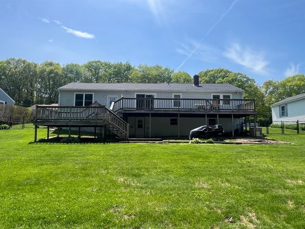 40 Flaggler Rd, Leominster MA 01453