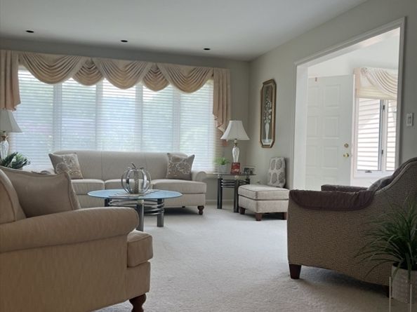283 Palisades Circle, Stoughton MA 02072
