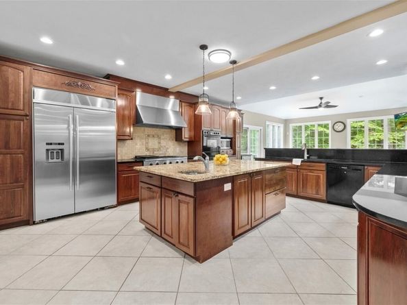 12 Breton Road, Upton MA 01568