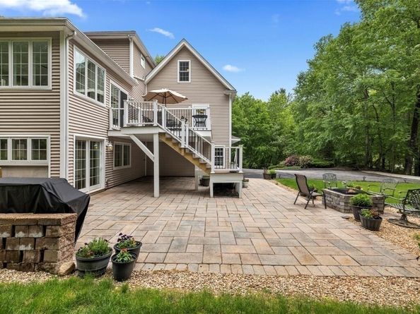 12 Breton Road, Upton MA 01568