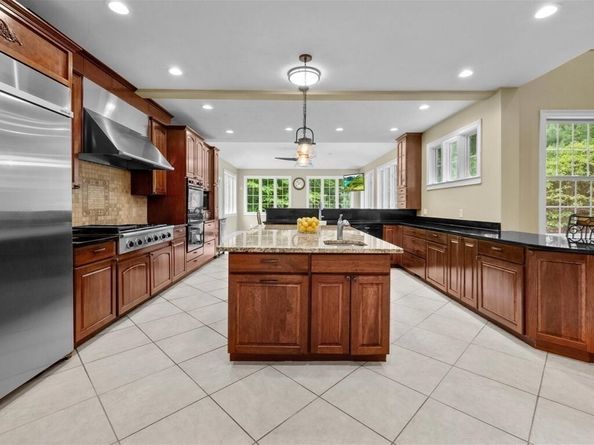 12 Breton Road, Upton MA 01568