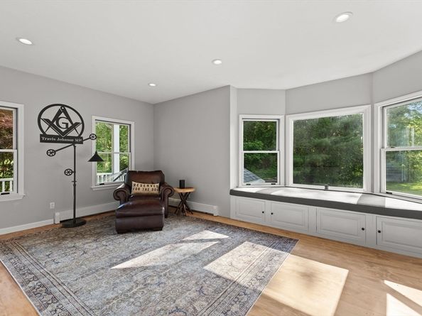 162 Plympton St, Middleboro MA 02346
