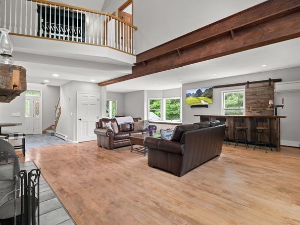 162 Plympton St, Middleboro MA 02346