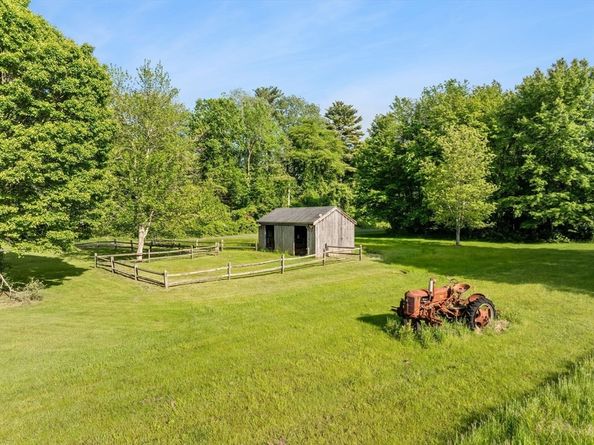 162 Plympton St, Middleboro MA 02346