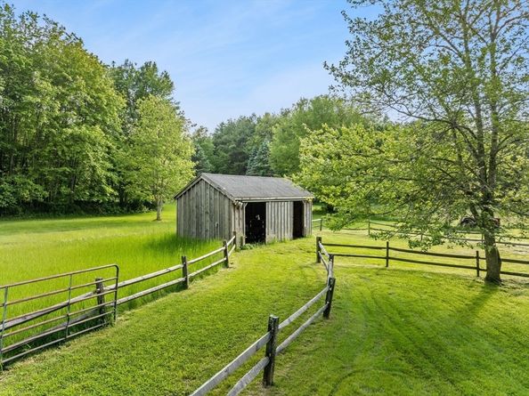 162 Plympton St, Middleboro MA 02346