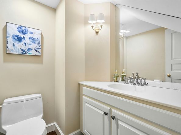11 Scotch Pine Cir, Wellesley MA 02481