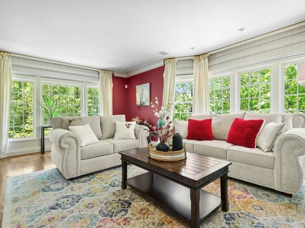 11 Scotch Pine Cir, Wellesley MA 02481