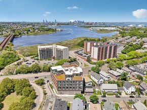 57 Quincy Shore Dr PH South, Quincy MA 02171