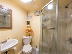 12 Charles St, Brockton MA 02301