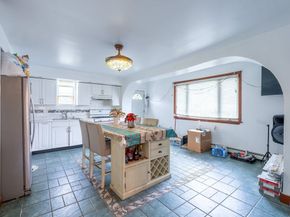 12 Charles St, Brockton MA 02301